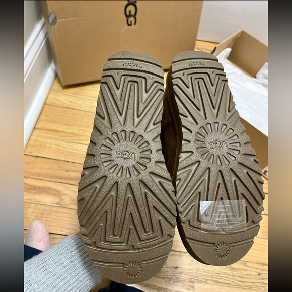 Chestnut colored tall ugg boots - Picture 11 of 12